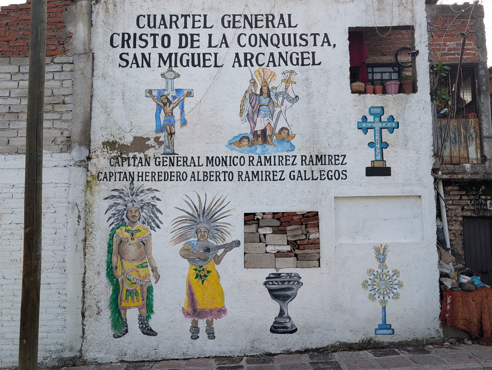 Concheros cuartel wall