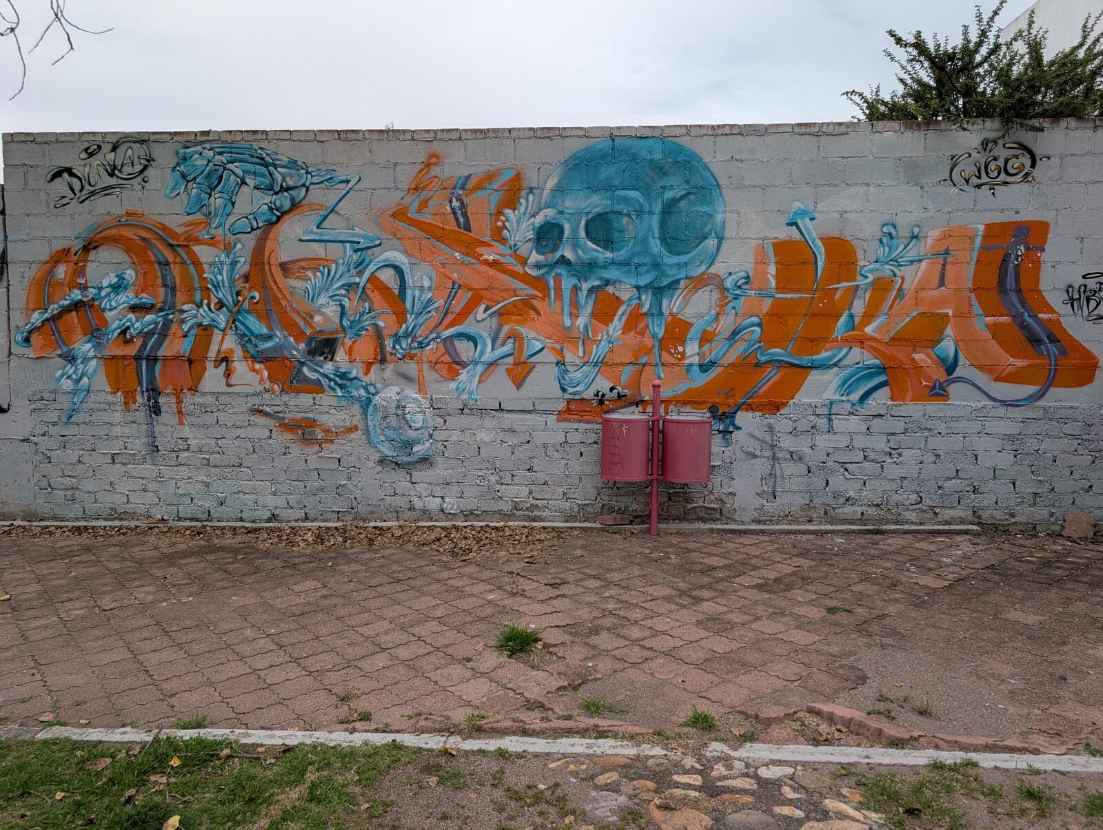 Skull and orange burner