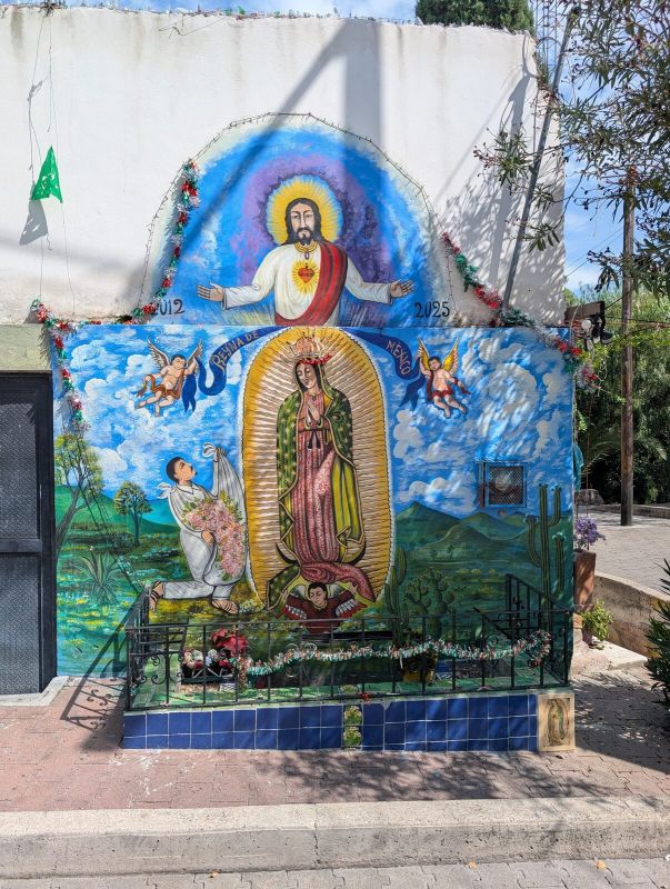 Reina de México shrine