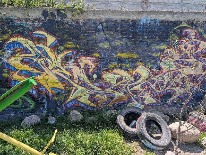 Cream wildstyle piece